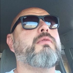 Meet your Posher, Robert